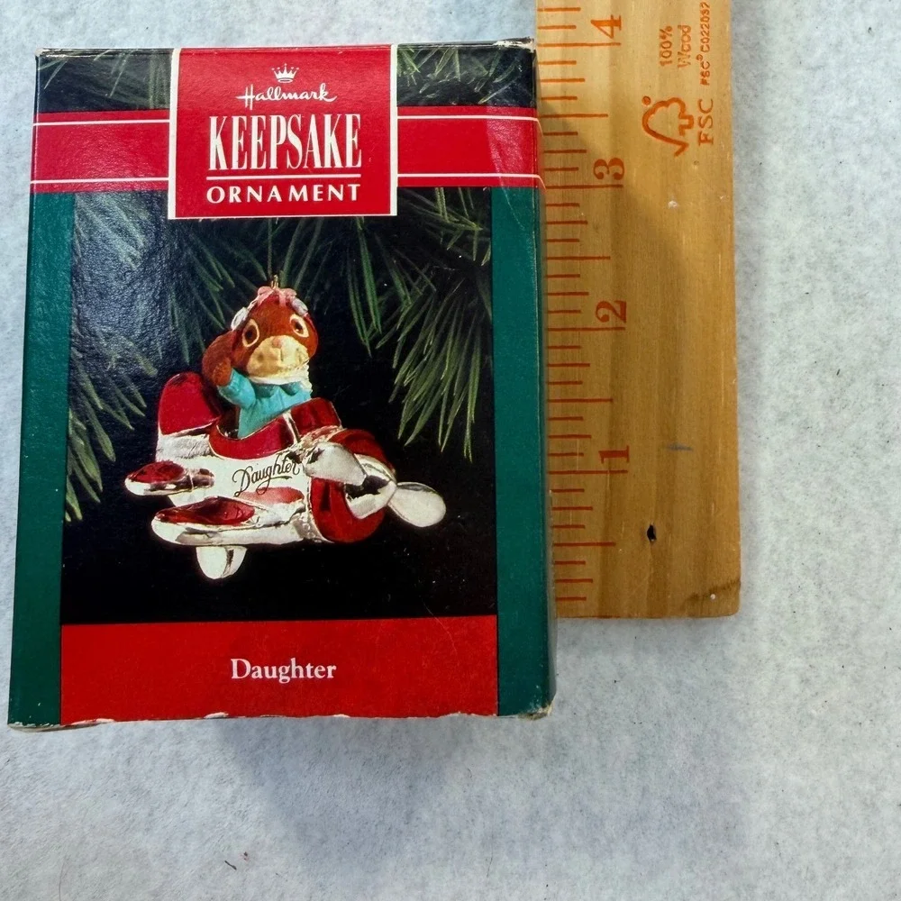 Hallmark Keepsake Ornament 1992 Daughter Bunny Rabbit Airplane Pilot QX503-1